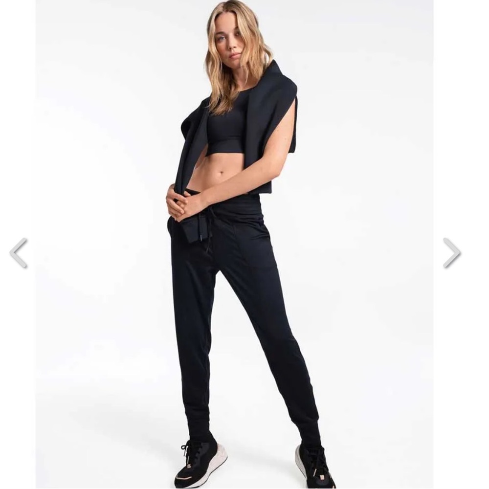 Lole Women’s Half Moon‎ Black Jogger Pants